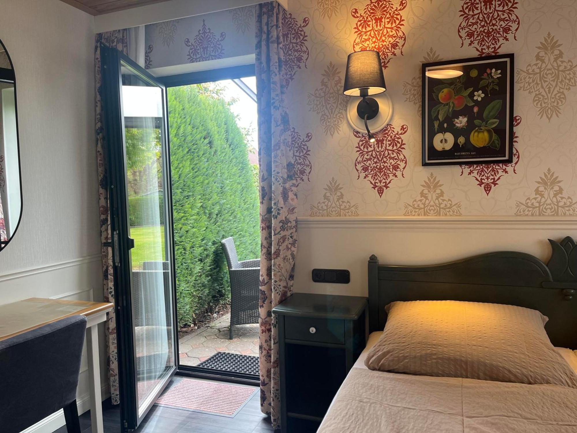 Pension Zum Golfstuebchen Echternacherbruck 外观 照片